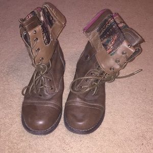 Combat boots
